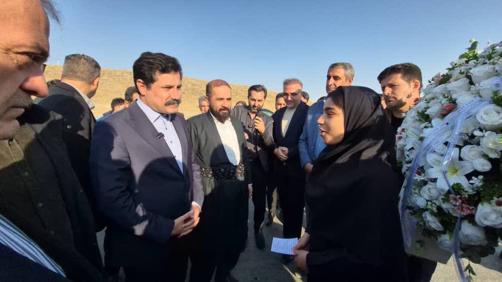 بازدیدهای معاون رئیسجمهور از طرحهای عمرانی، اقتصادی و درمانی شهرستان نقده + تصاویر