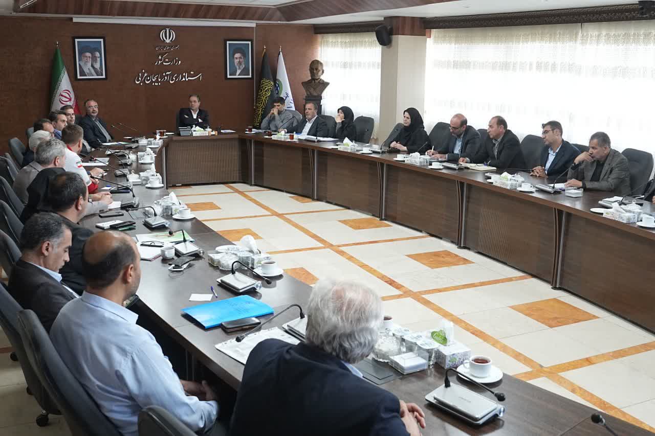 تأکید استاندار آذربایجانغربی بر همافزایی نهادهای حمایتی در رفع مشکلات نیازمندان