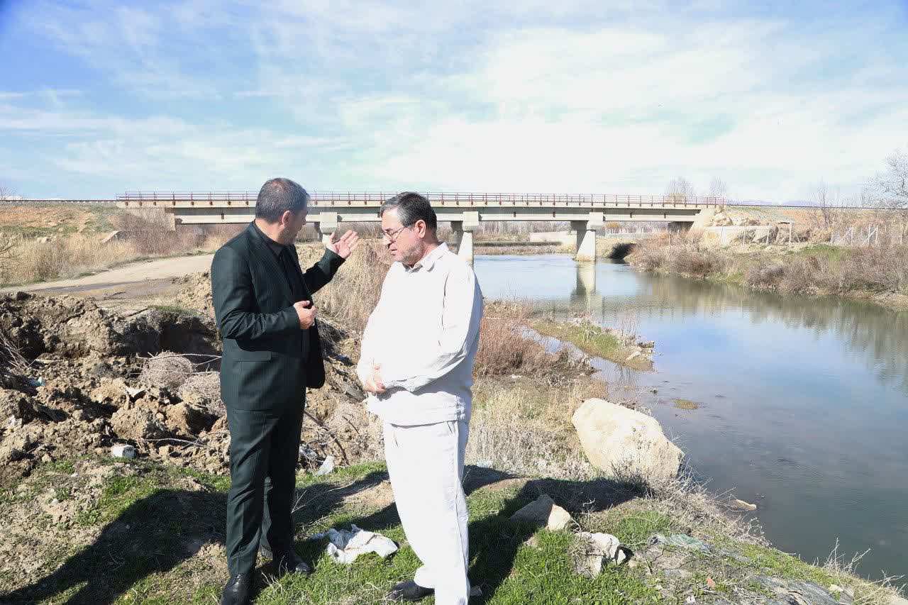 حضور میدانی و بازدید استاندار آذربایجان‌غربی از جریان انتقال آب از رودخانه‌های حوضه آبریز به دریاچه ارومیه + تصاویر