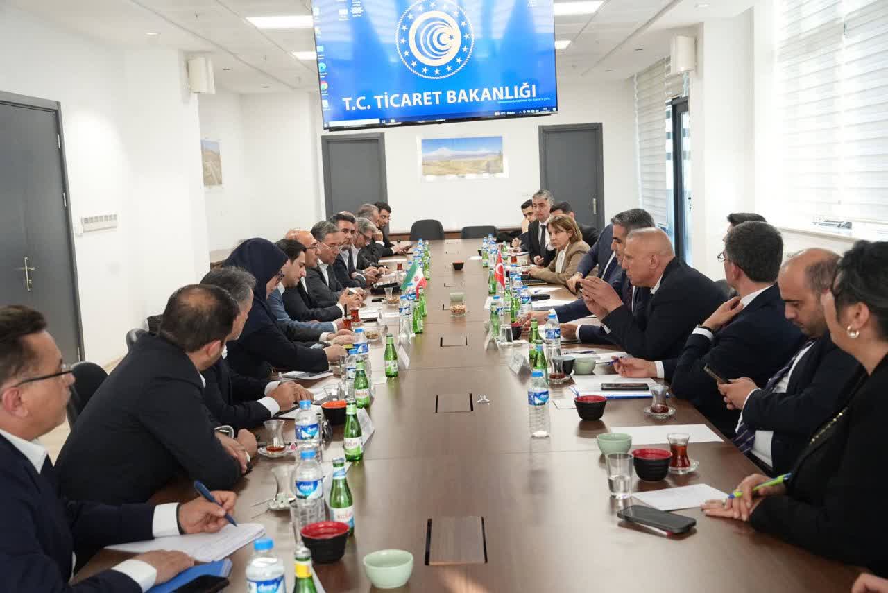 توافق راهبردی ایران و ترکیه برای تسهیل تجارت در مرز بازرگان + تصاویر