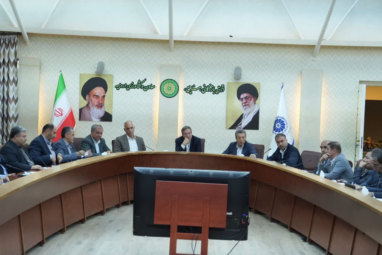 تأمین نهادههای دام و طیور باید بهصورت استانی مدیریت شود