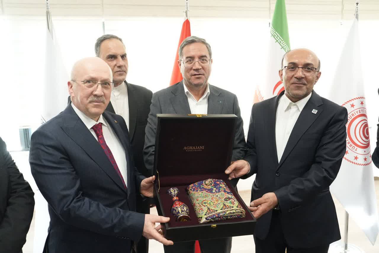 توافق راهبردی ایران و ترکیه برای تسهیل تجارت در مرز بازرگان + تصاویر