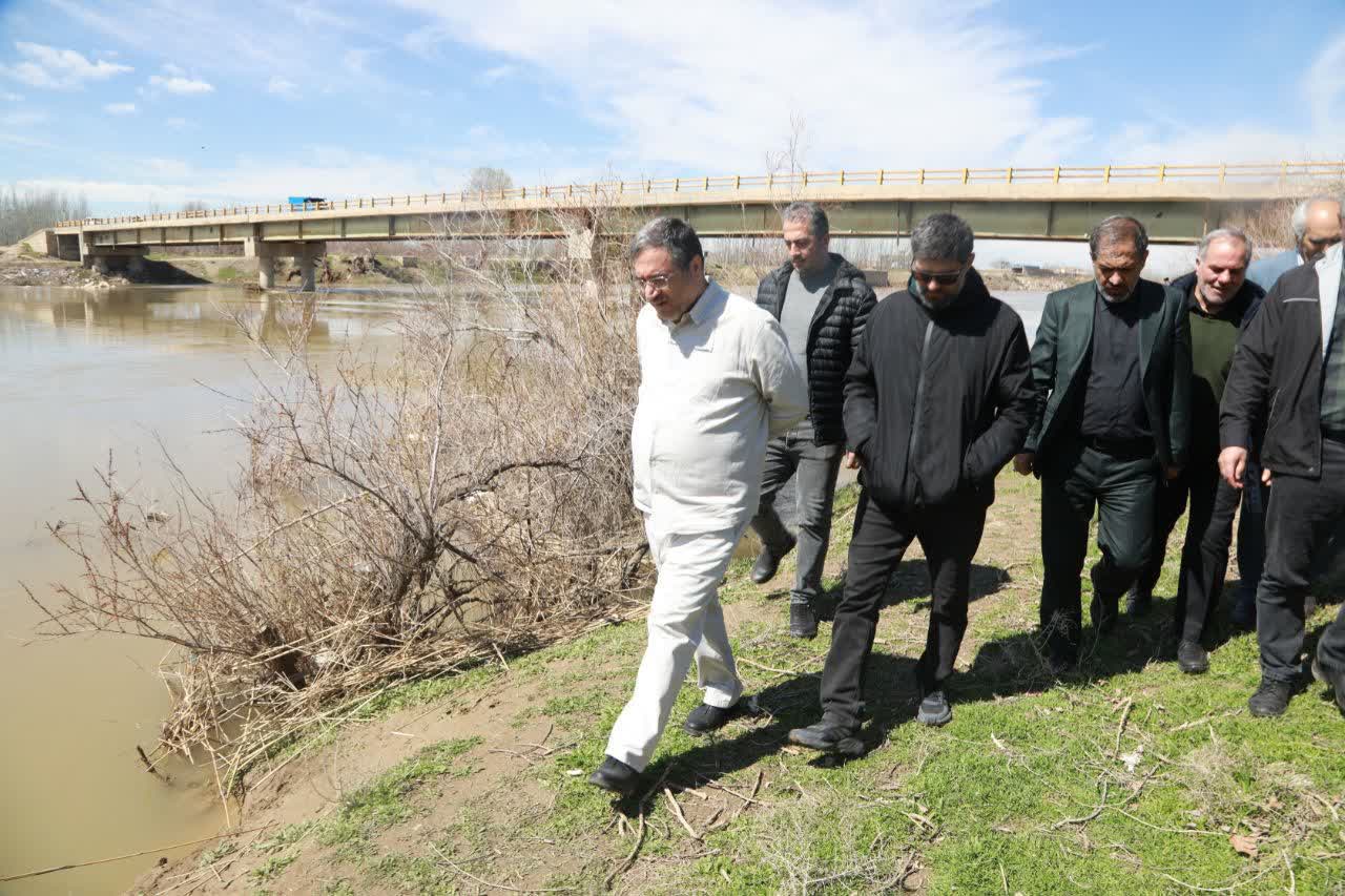 حضور میدانی و بازدید استاندار آذربایجان‌غربی از جریان انتقال آب از رودخانه‌های حوضه آبریز به دریاچه ارومیه + تصاویر