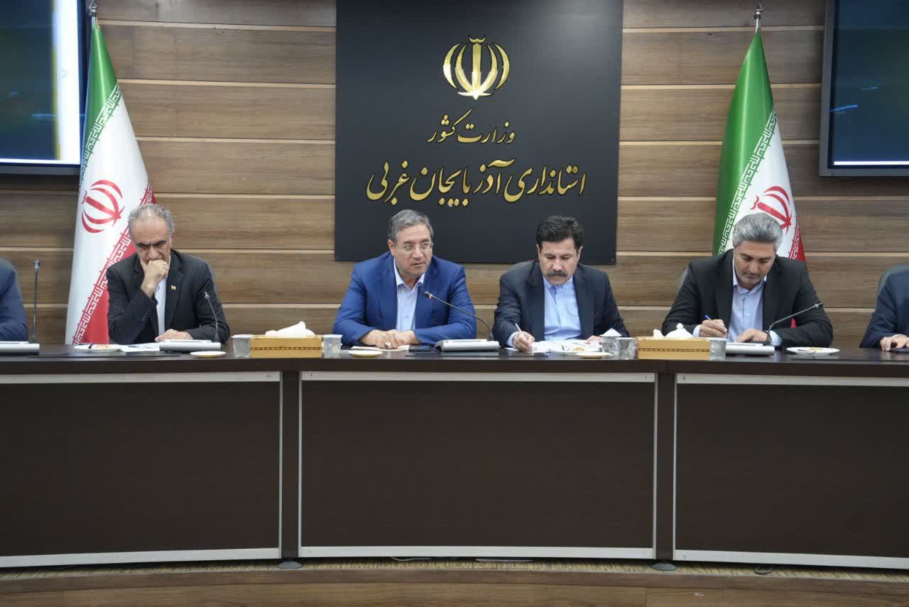 آلبوم تصویری / برگزاری نشست مسئولان و نمایندگان استان و استاندار آذربایجانغربی با معاون رئیسجمهور