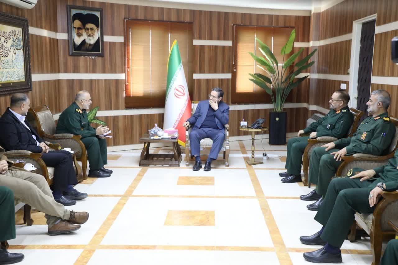 دیدار جمعی از فرماندهان سپاه استان با استاندار آذربایجان غربی + تصاویر