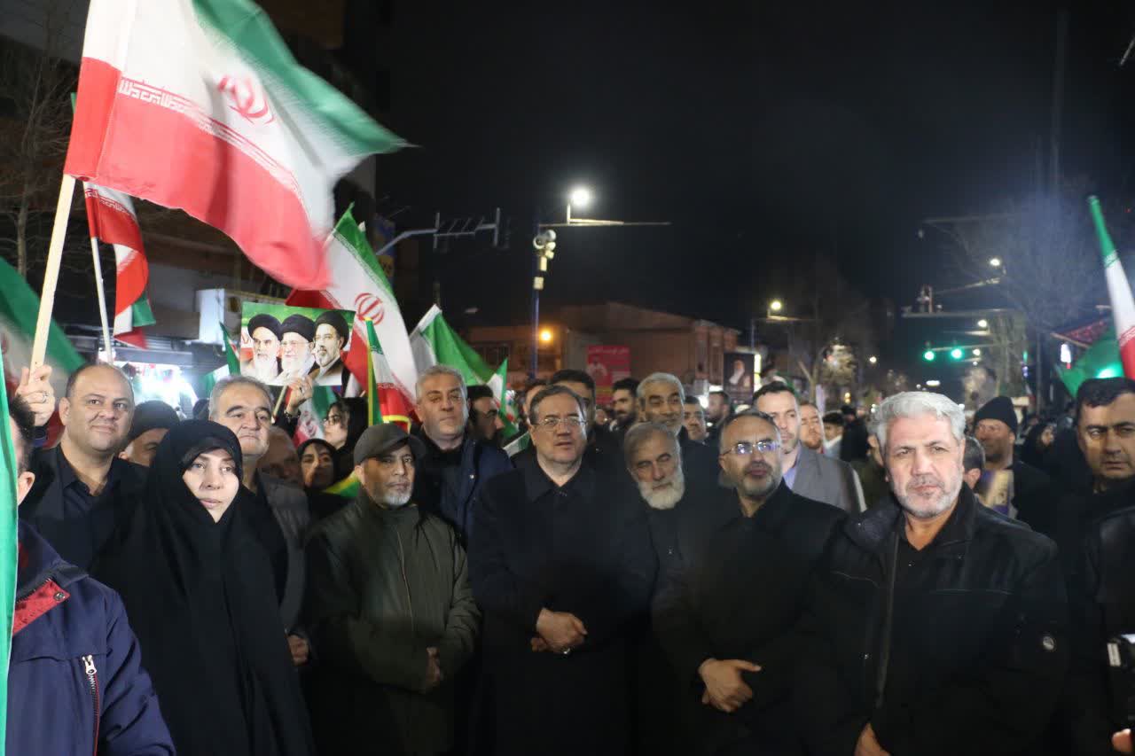 تداوم برگزاری تجمعات شبانه مردم و مسئولان در ارومیه + تصاویر