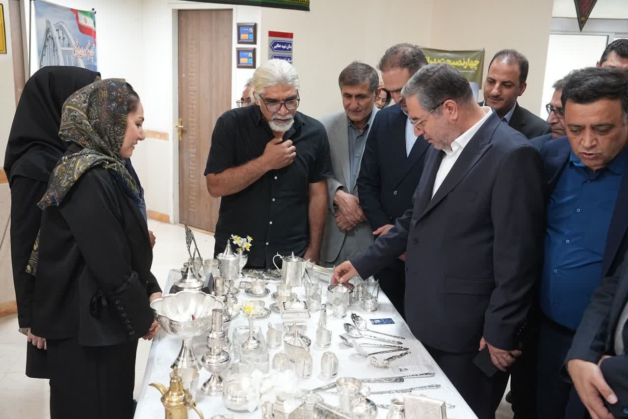 بازدید استاندار آذربایجانغربی از نمایشگاه صنایعدستی و مشاغل خانگی + تصاویر