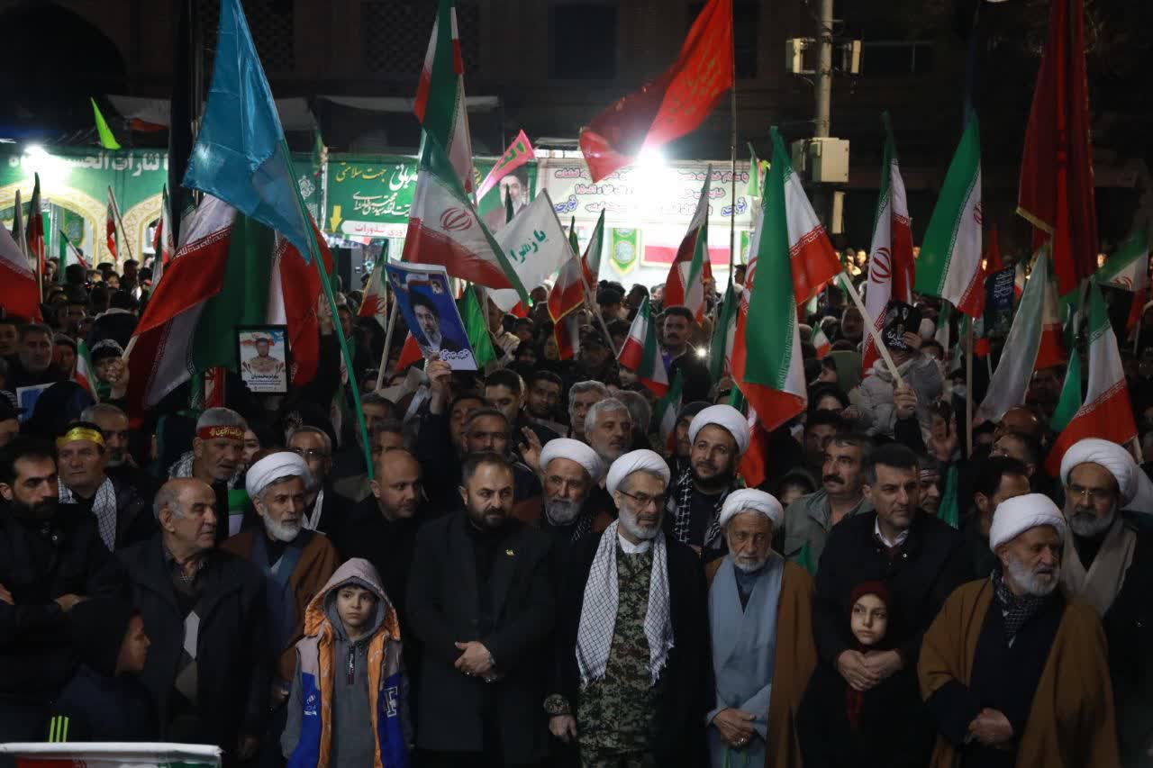 تداوم تجمعات شبانه مردم ارومیه + تصاویر