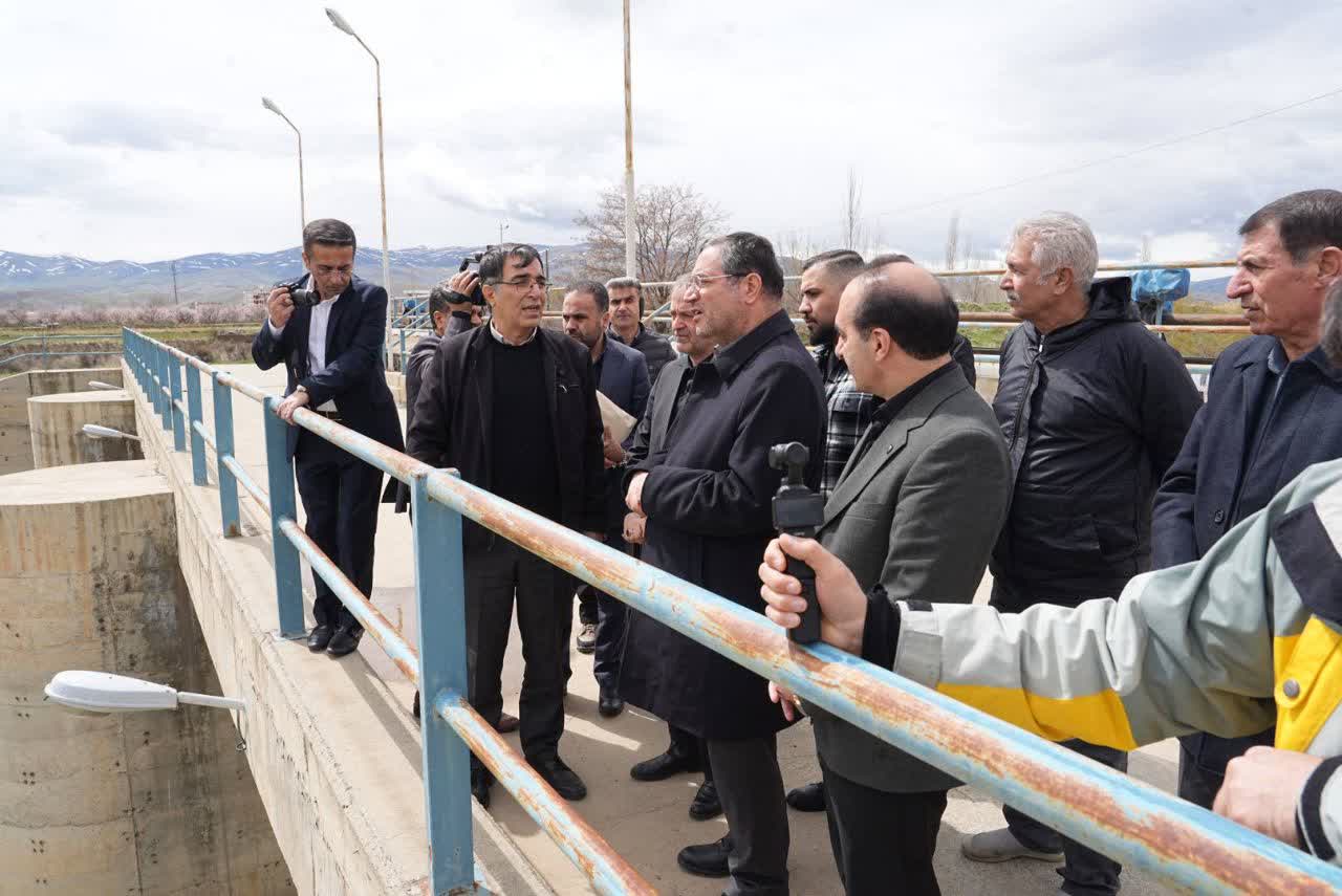 بازدید استاندار آذربایجان‌غربی از آب‌بند انحرافی سد حسنلو در شهرستان نقده + تصاویر