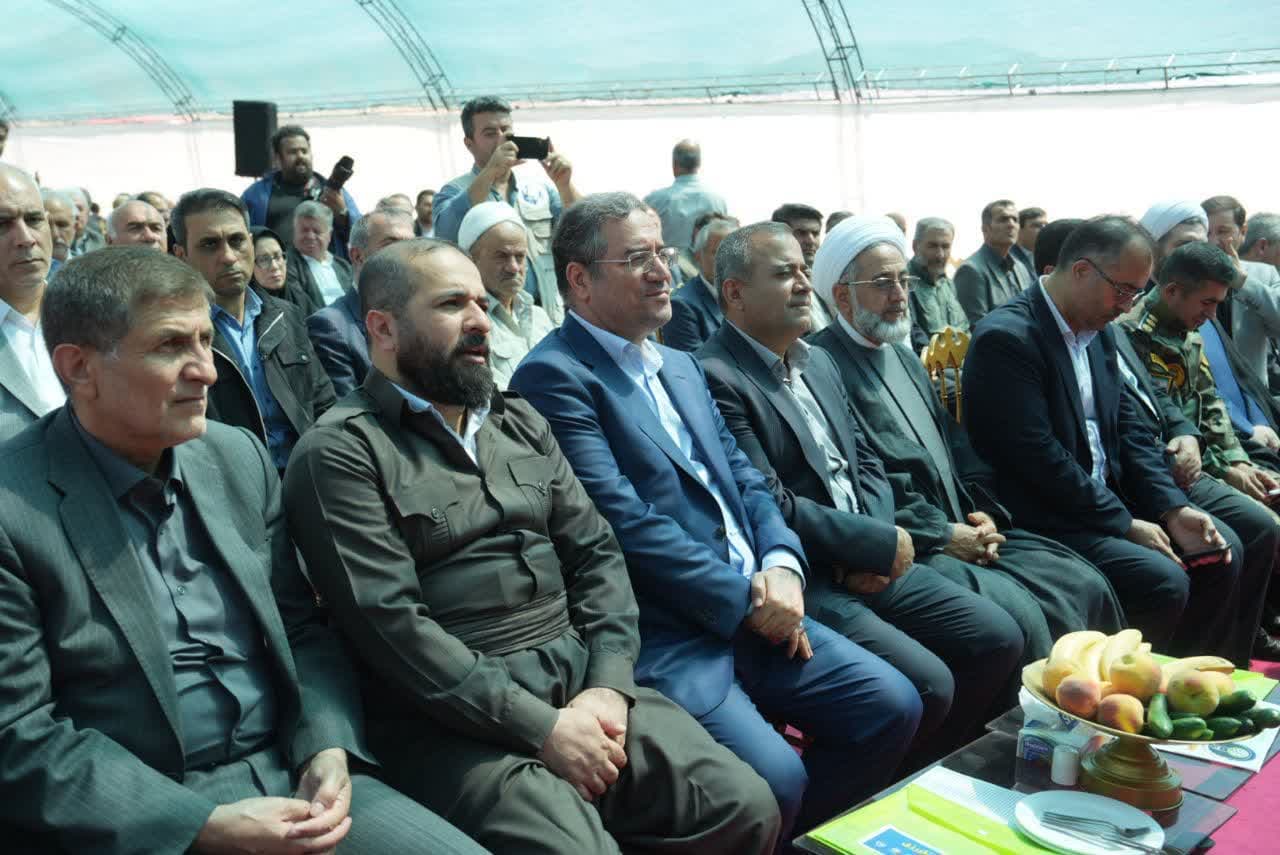 آغاز عملیات اجرایی پروژه 36 هزار تنی تولید و فرآوری انواع کنسانتره و پوره میوه در پیرانشهر + تصاویر