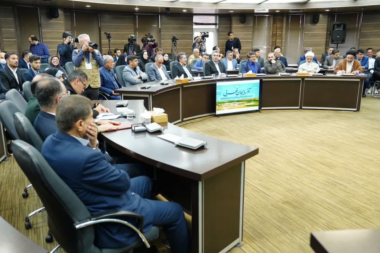 آلبوم تصویری / برگزاری نشست فرهیختگان و فعالان سیاسی، اجتماعی و فرهنگی آذربایجانغربی