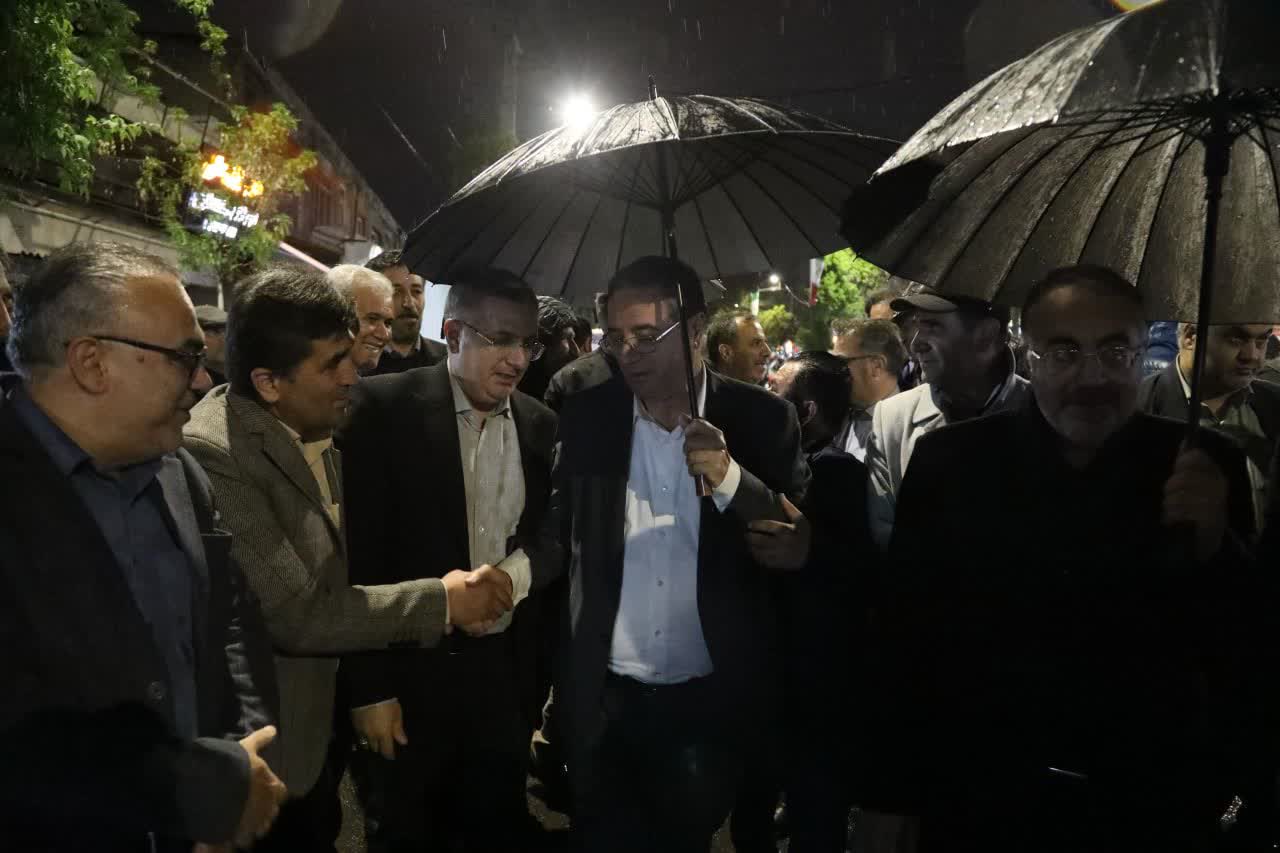 حضور استاندار آذربایجان‌غربی در میزهای خدمت شبانه ارومیه + تصاویر