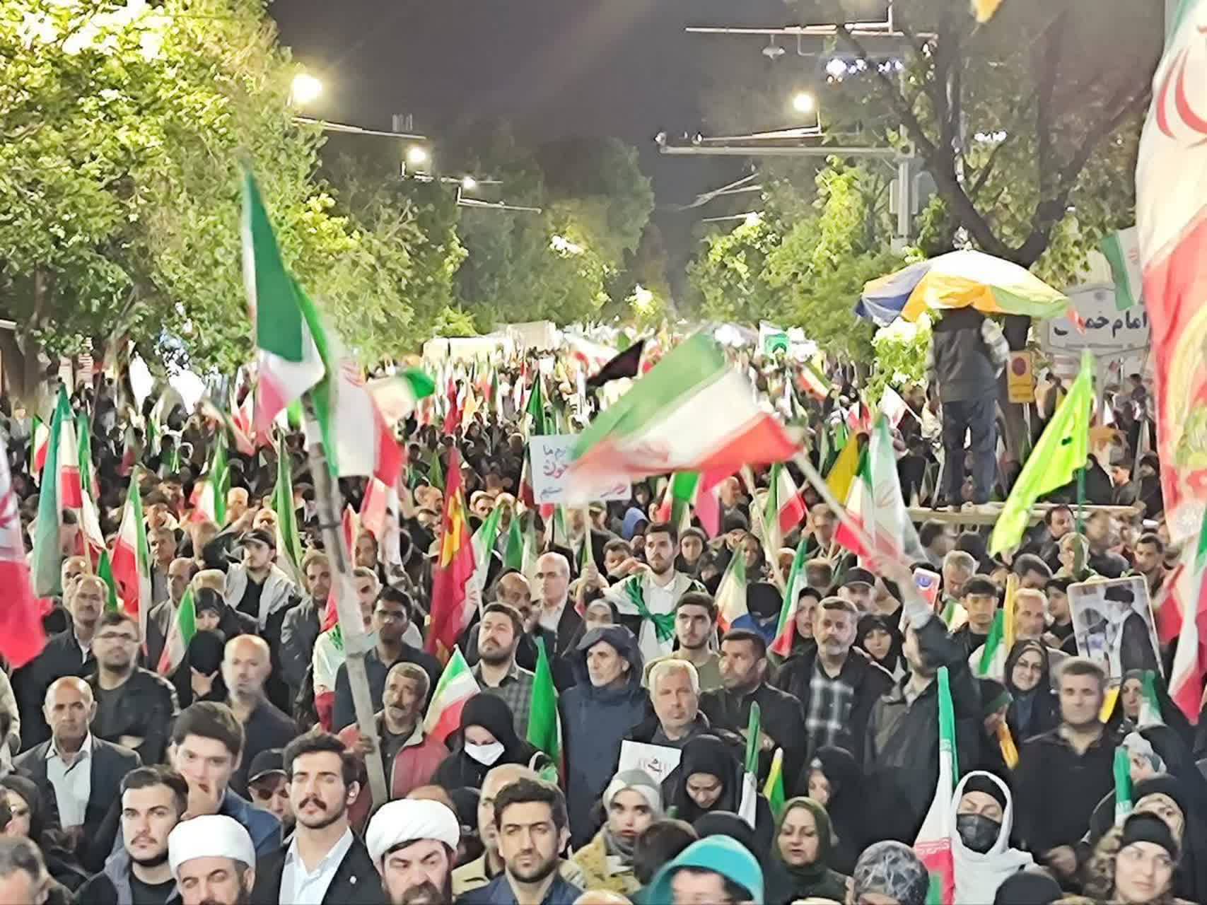 تداوم تجمع شبانه مردم ارومیه، مانور اقتدار مردمی و امنیت روانی در برابر جنگ روانی دشمن