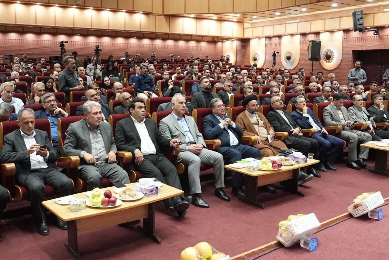 آلبوم تصویری / برگزاری نخستین همایش ملی روز سیب در ارومیه