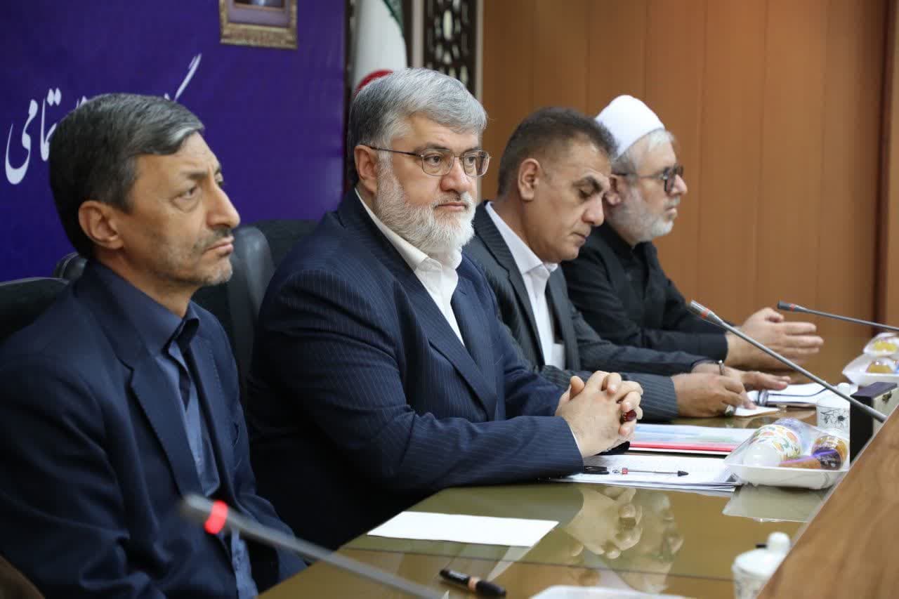 برگزاری مراسم واگذاری اسناد تمامی املاک مصادره شده توسط خاندان پهلوی در شاهین دژ به مردم + تصاویر