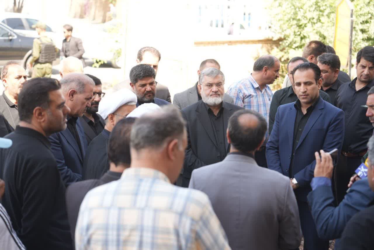بازدید استاندار آذربایجانغربی از روند احداث مدرسه 12 کلاس نصر و سالن ورزشی شاهین دژ + تصاویر