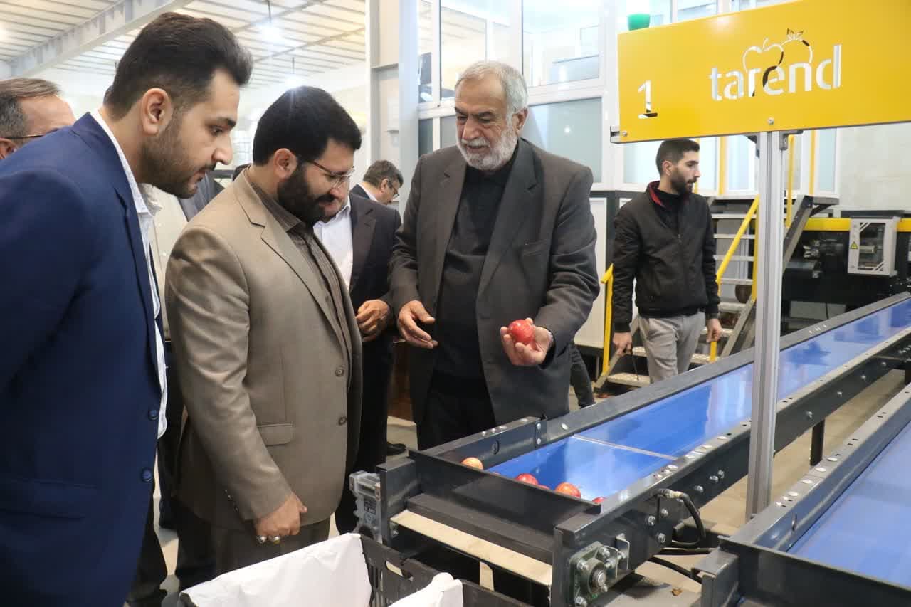 بازدید معاون هماهنگی امور اقتصادی استاندار آذربایجان غربی از دو شرکت تولیدی و صنعتی در ارومیه + تصاویر
