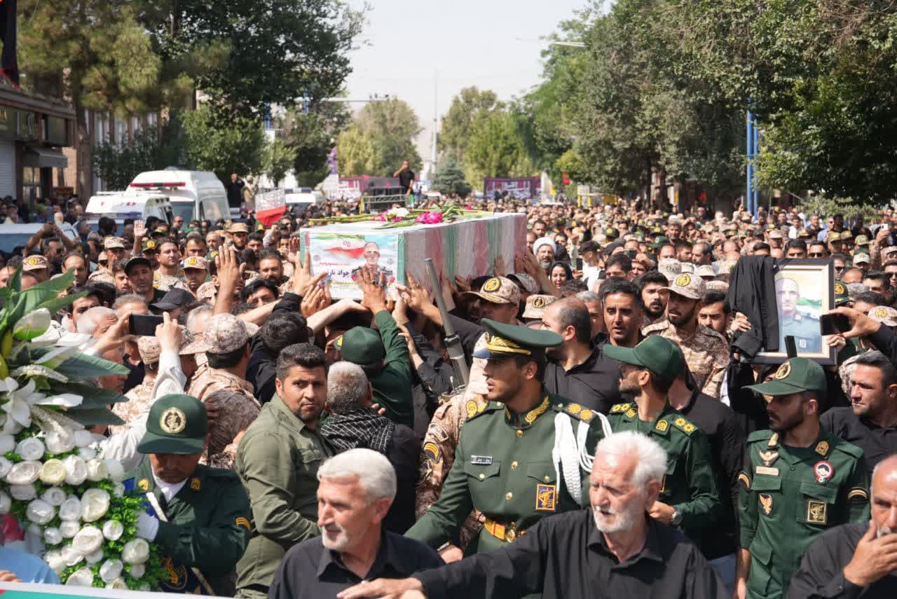 تشییع پیکر مطهر شهید جواد نارنجی در ارومیه + تصاویر