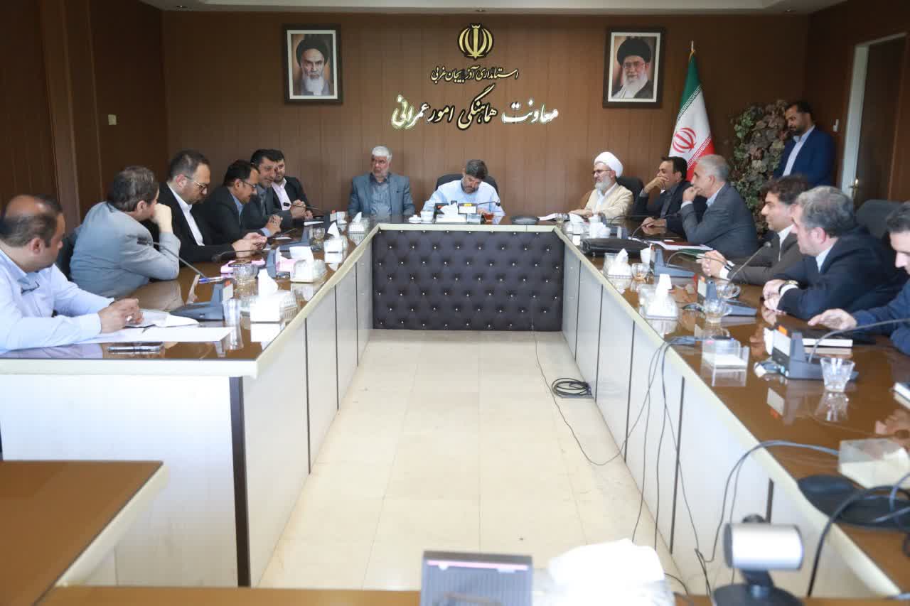 برگزاری جلسه بررسی آخرین وضعیت مسجد جامع ارومیه + تصاویر