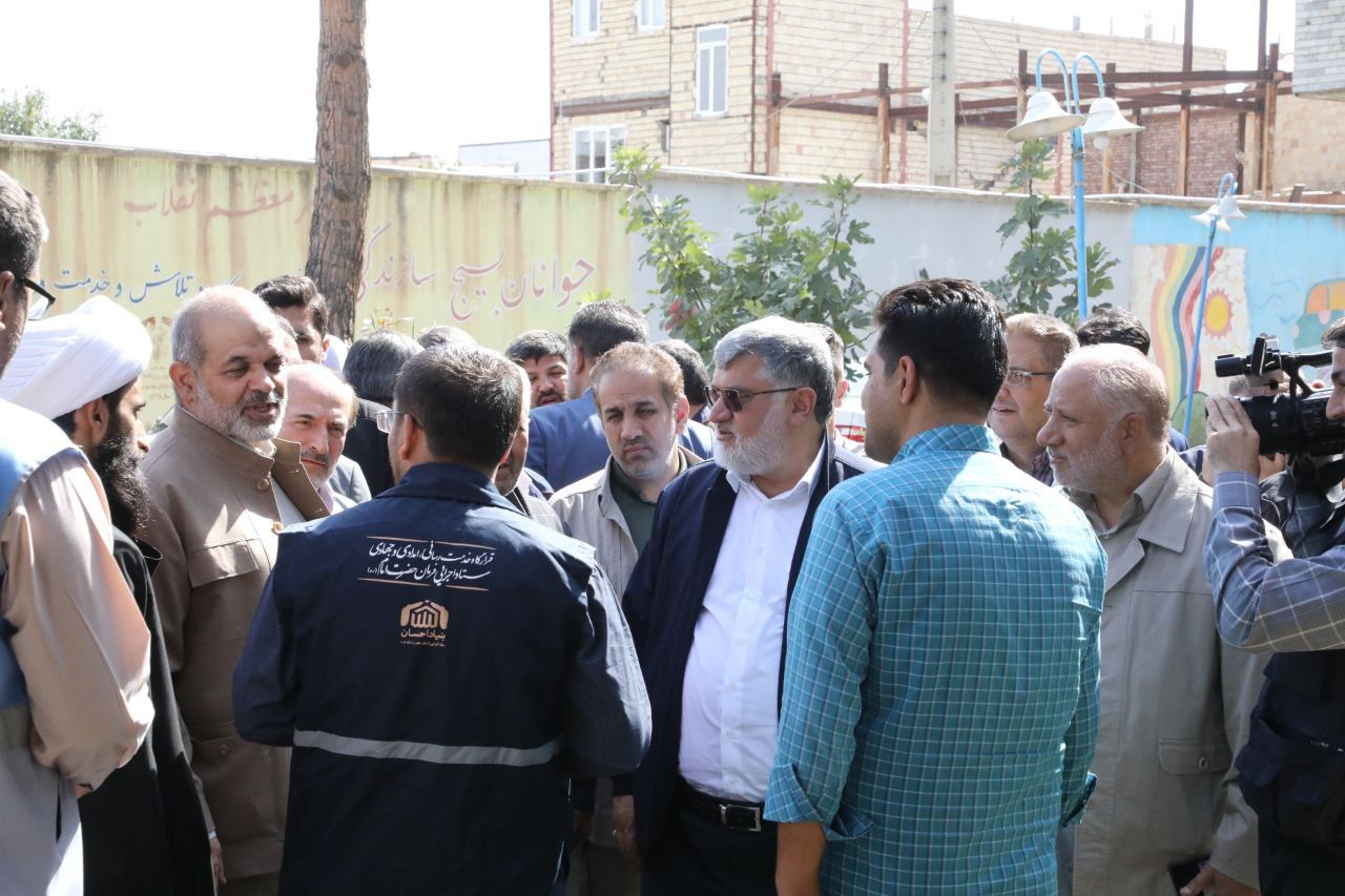 آلبوم تصویری / حضور وزیر کشور در مناطق زلزله زده شهرستان خوی