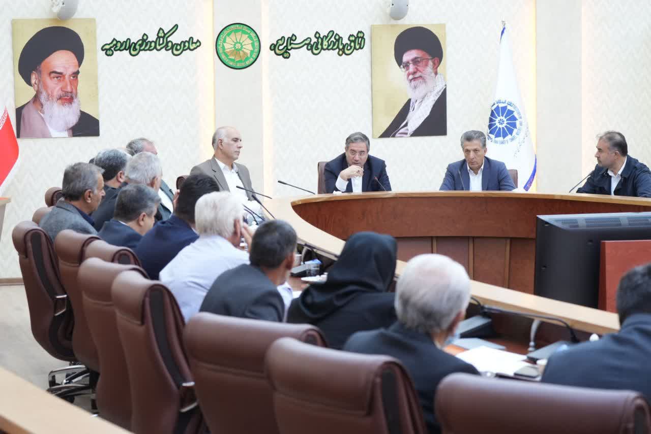 تأمین نهادههای دام و طیور باید بهصورت استانی مدیریت شود