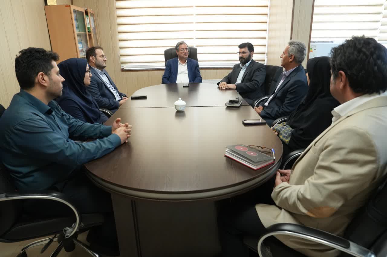 بازدید استاندار آذربایجانغربی از دفتر هماهنگی امور سرمایهگذاری و اشتغال استانداری + تصاویر