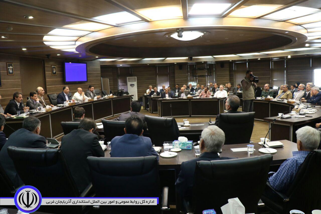 همایش ملی روز اصناف در آذربایجان غربی برگزار شد