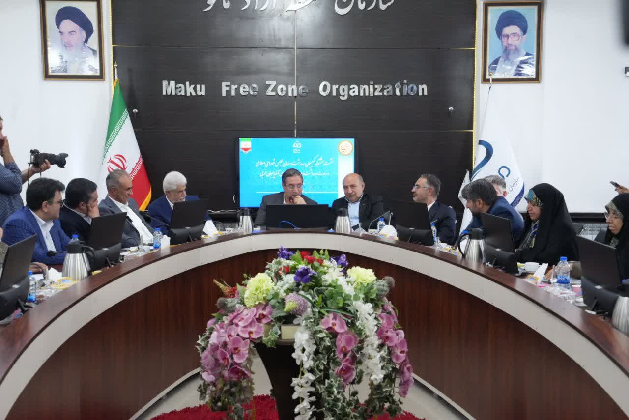 برگزاری نشست مشترک کمیسیون بهداشت و درمان مجلس، وزارت بهداشت و درمان و استانداری آذربایجانغربی