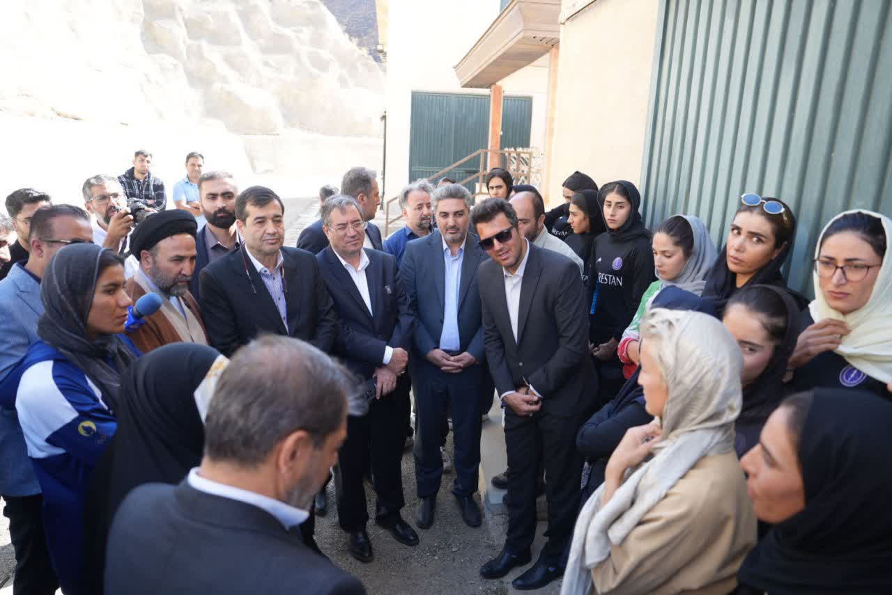 بازدید وزیر ورزش و جوانان از اردوی تیم ملی روئینگ بانوان در ارومیه + تصاویر