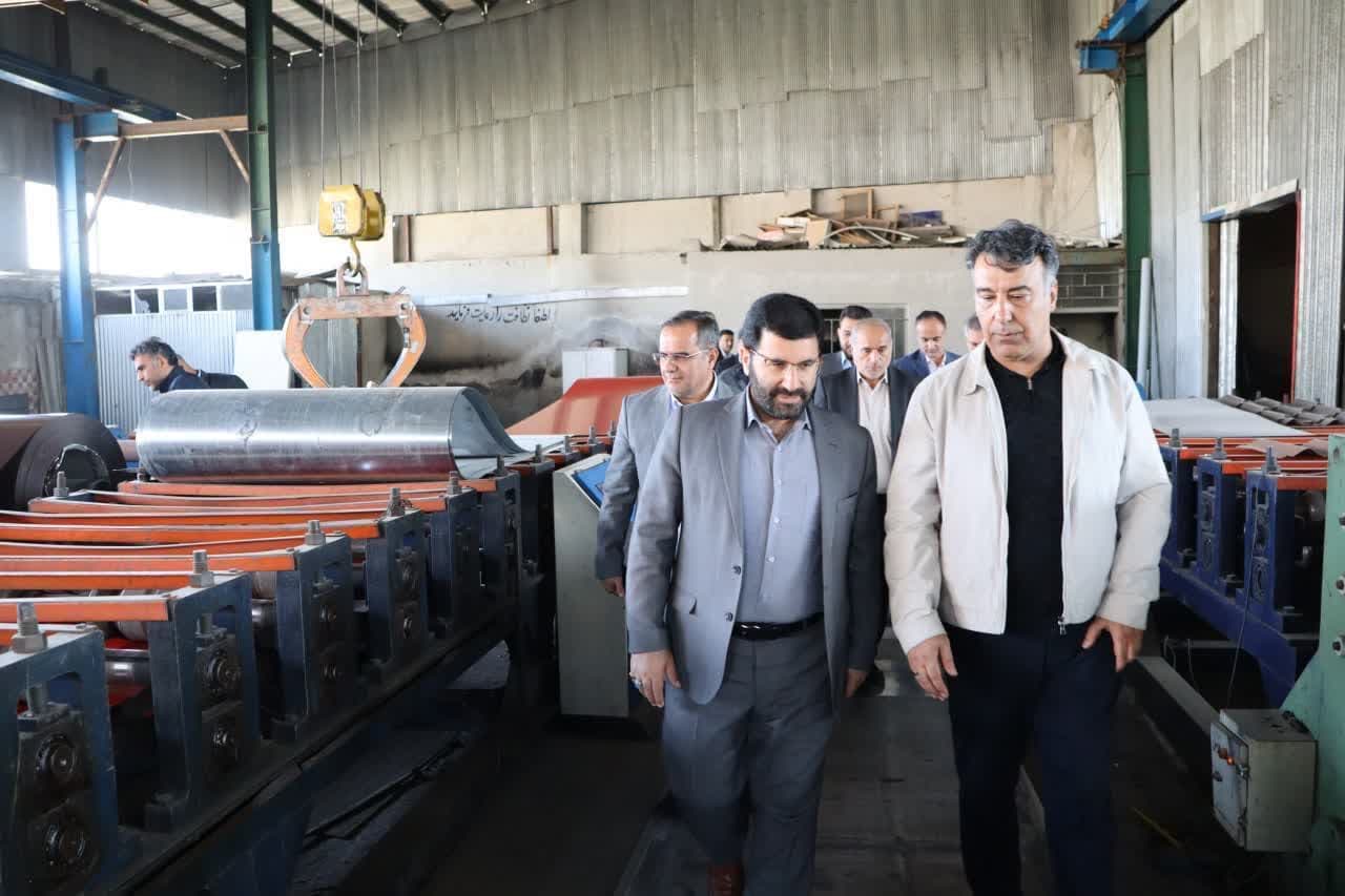 بازدید معاون هماهنگی امور اقتصادی استاندار آذربایجان غربی از دو شرکت تولیدی و صنعتی در ارومیه + تصاویر