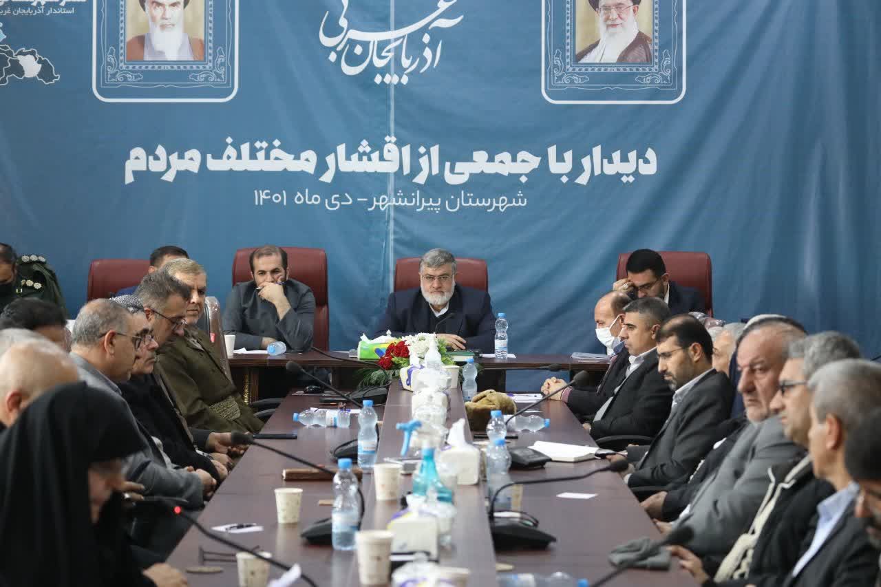 آلبوم تصویری / دیدار استاندار آذربایجانغربی با جمعی از اقشار مختلف مردم شهرستان پیرانشهر
