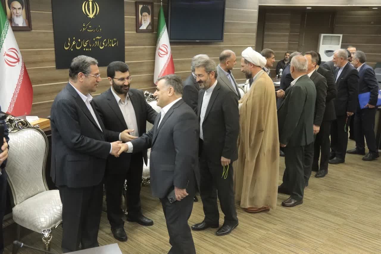 آلبوم تصویری / دیدار استاندار آذربایجانغربی با اقشار مختلف به مناسبت اعیاد نوروز و فطر