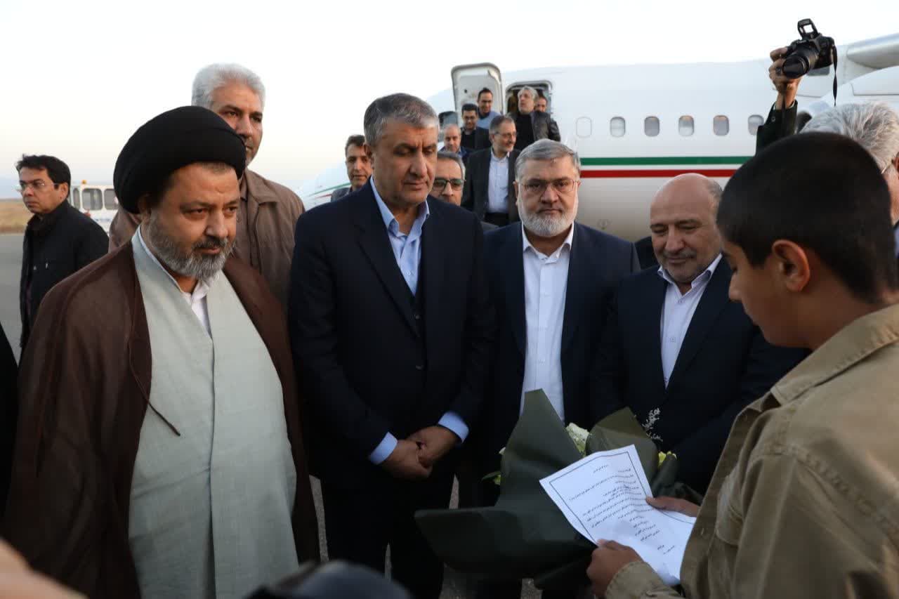 معاون رئیس جمهور و رئیس سازمان انرژی اتمی ایران وارد ماکو شد + تصاویر