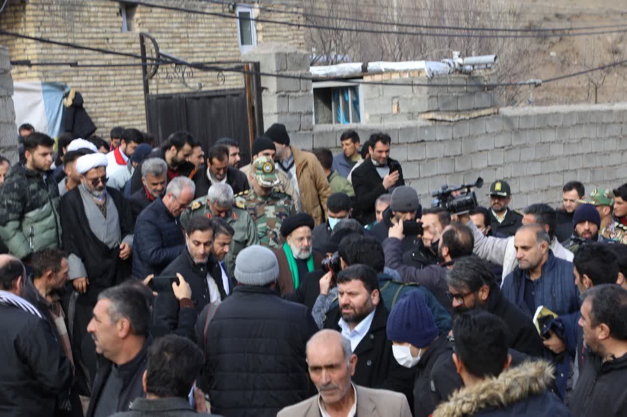 آلبوم تصویری / بازدید رئیس جمهور از روند اسکان اضطراری و برخی از مناطق زلزلهزده شهرستان خوی