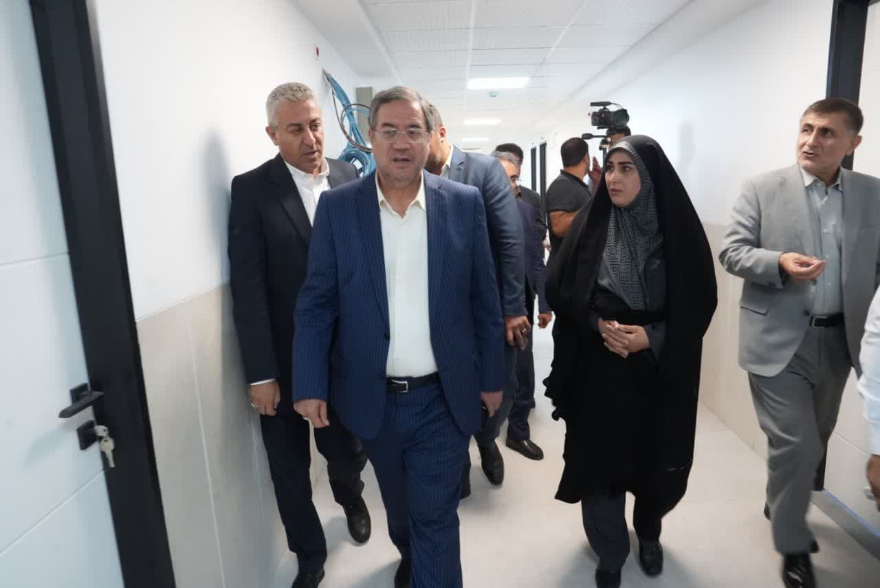 بازدید استاندار آذربایجانغربی از مجتمع ادارات شهرستان باروق + تصاویر