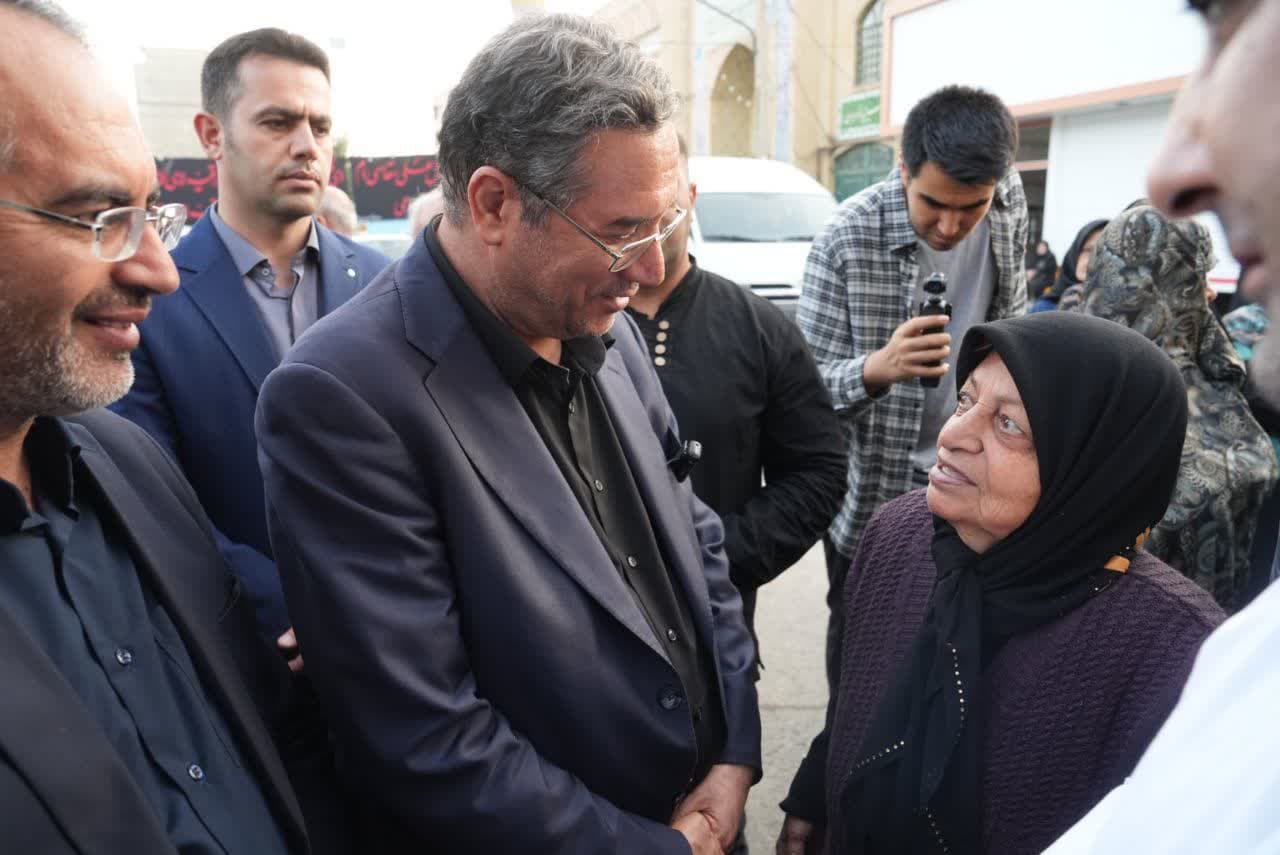 بازدید استاندار آذربایجانغربی از روند فعالیت نانوایی سیار صلواتی در ارومیه + تصاویر