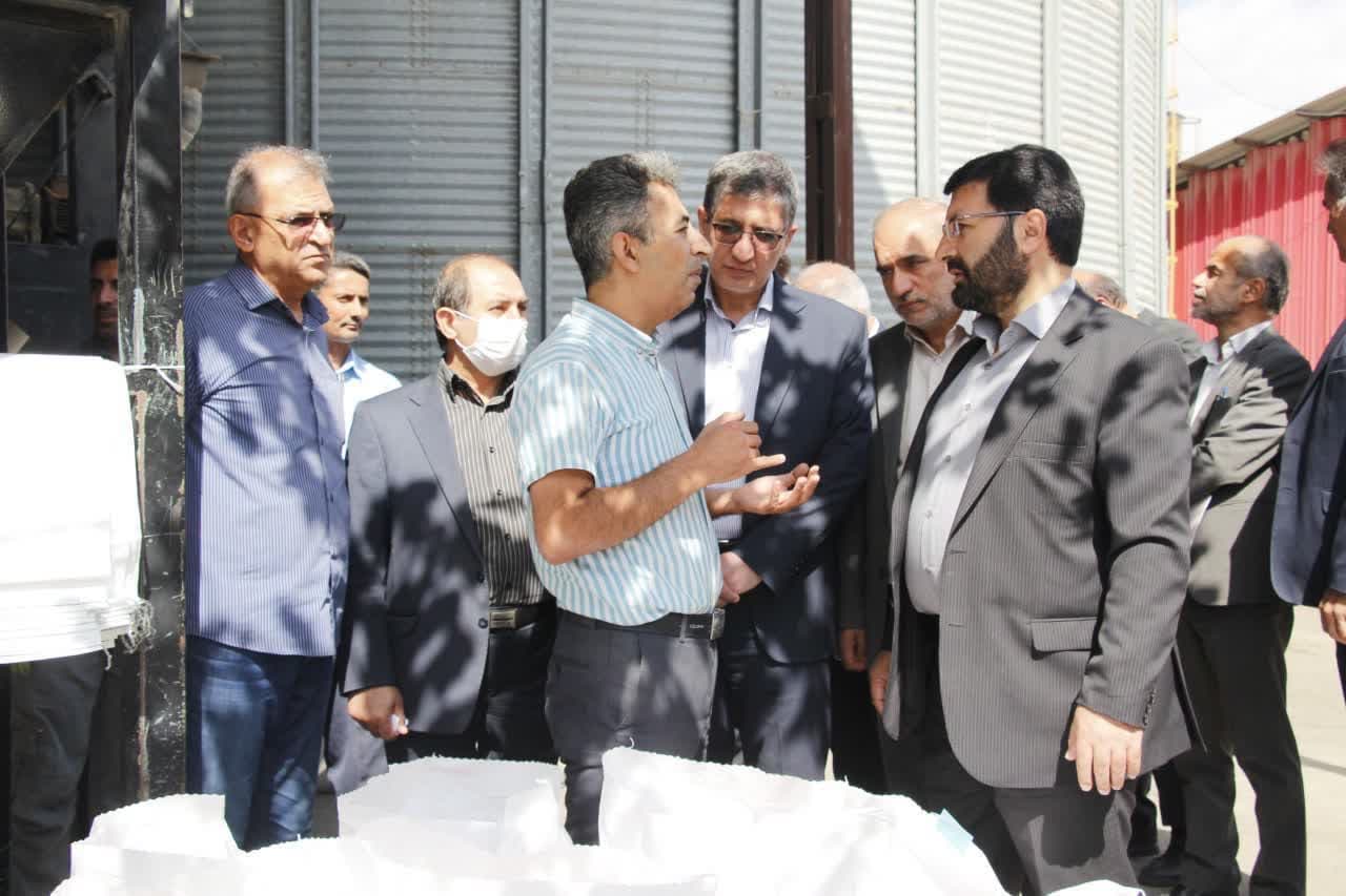 بازدید معاون هماهنگی امور اقتصادی استاندار آذربایجان غربی از دو شرکت تولیدی و صنعتی در ارومیه + تصاویر