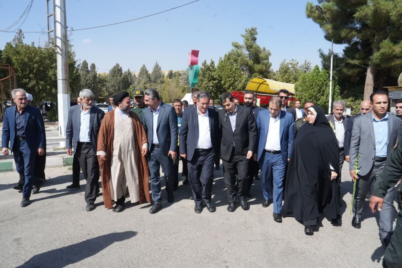 ادای احترام وزیر ورزش و جوانان و استاندار آذربایجانغربی به مقام شامخ شهدا + تصاویر