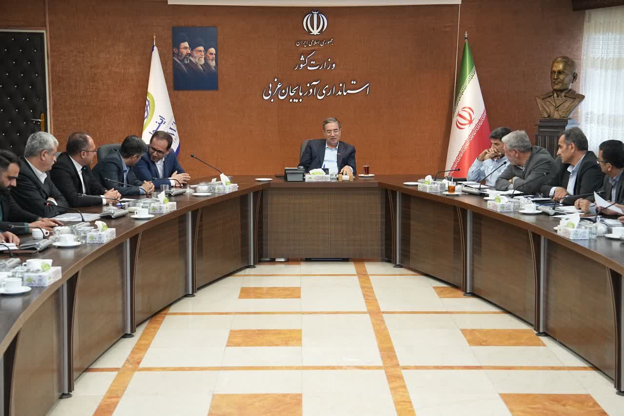 برگزاری جلسه هماهنگی ساماندهی ساحل دریاچه ارومیه در اطراف پل میانگذر شهید کلانتری + تصاویر