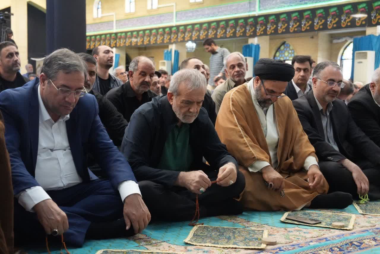 حضور رئیسجمهور در نماز جمعه ارومیه + تصاویر