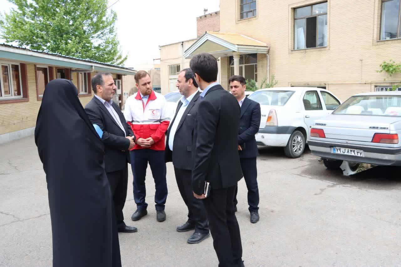 حضور مدیرکل بازرسی استانداری در محل میزخدمت بررسی مشکلات خانواده های شهدا و ایثارگران استان