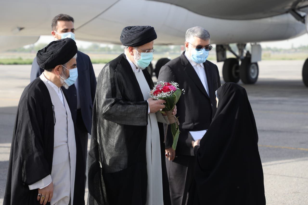 آلبوم تصویری / رئیس جمهور دقایقی پیش وارد آذربایجان غربی شد
