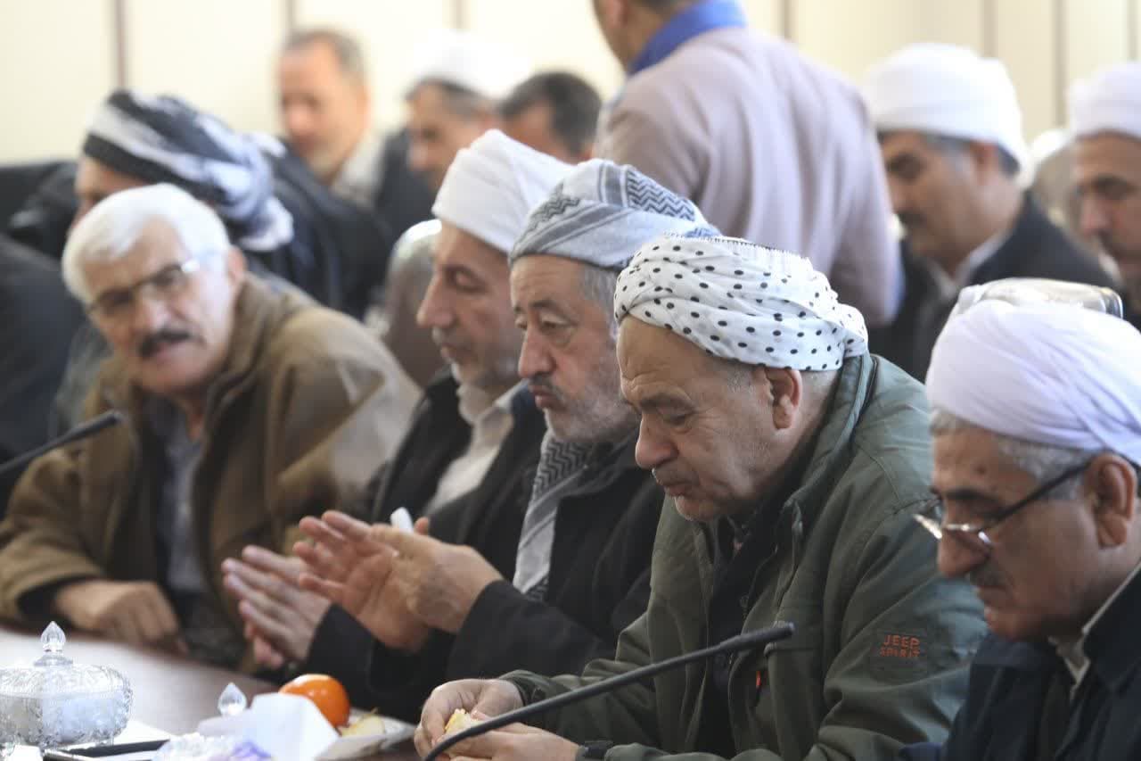 آلبوم تصویری / دیدار استاندار آذربایجانغربی با جمعی از روحانیون، سران طوایف و عشایر شهرستان پیرانشهر
