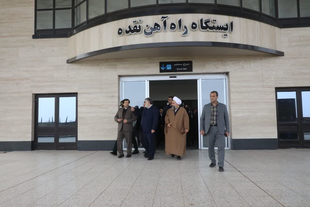 بازدید استاندار آذربایجانغربی از ایستگاه راه آهن نقده + تصاویر