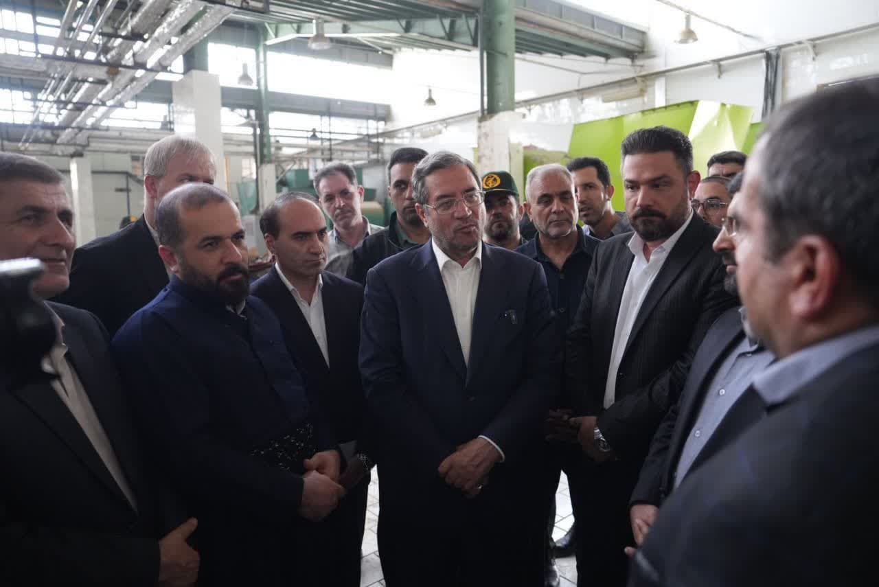 استاندار آذربایجانغربی پیگیر راهاندازی مجدد کارخانه شهد سردشت + تصاویر