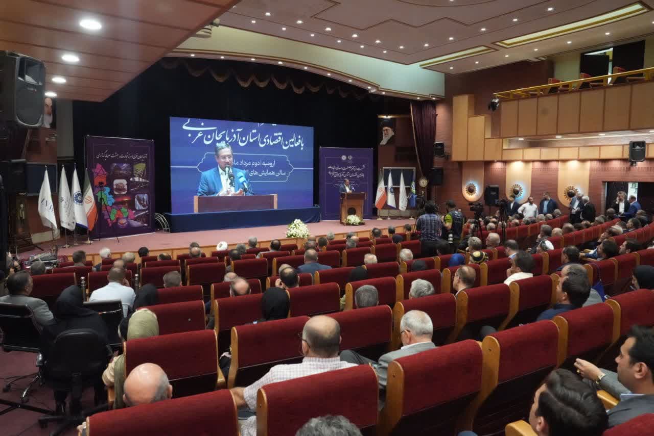 برگزاری نشست فعالین اقتصادی آذربایجانغربی + تصاویر