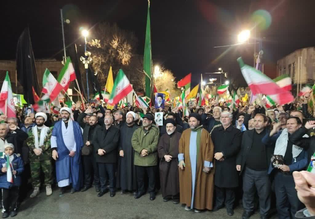تداوم حضور مردم انقلابی ارومیه در تجمعات شبانه