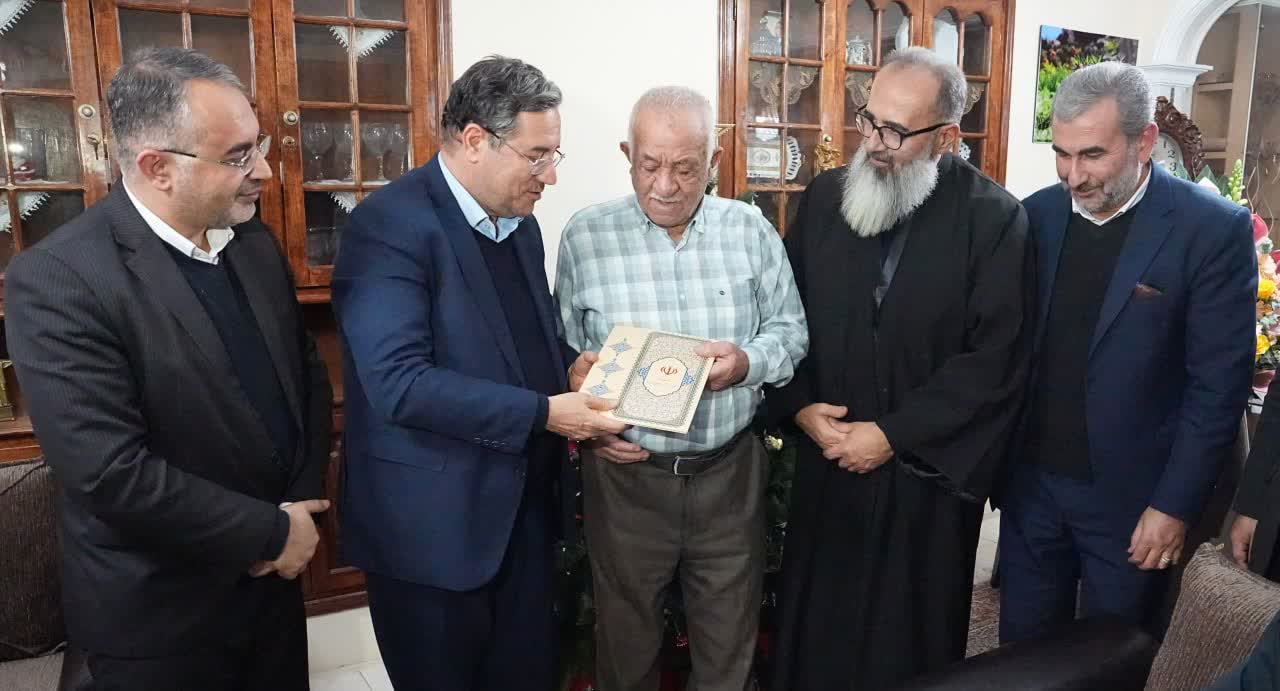 دیدار استاندار آذربایجان‌غربی با خانواده شهید آشوری سرگون آکویانس + تصاویر