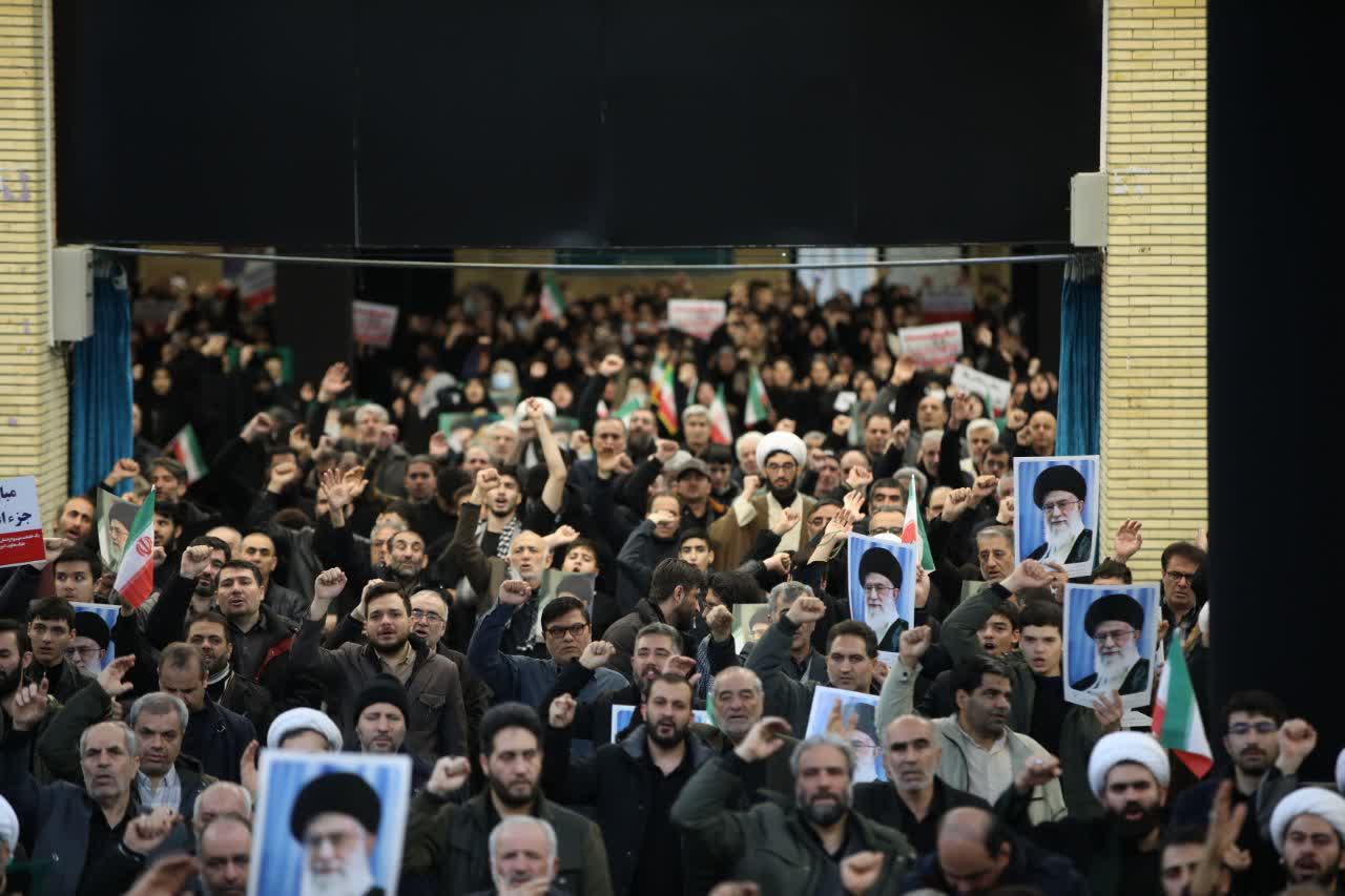 تجمع مردم ارومیه در پی شهادت مقام معظم رهبری + تصاویر