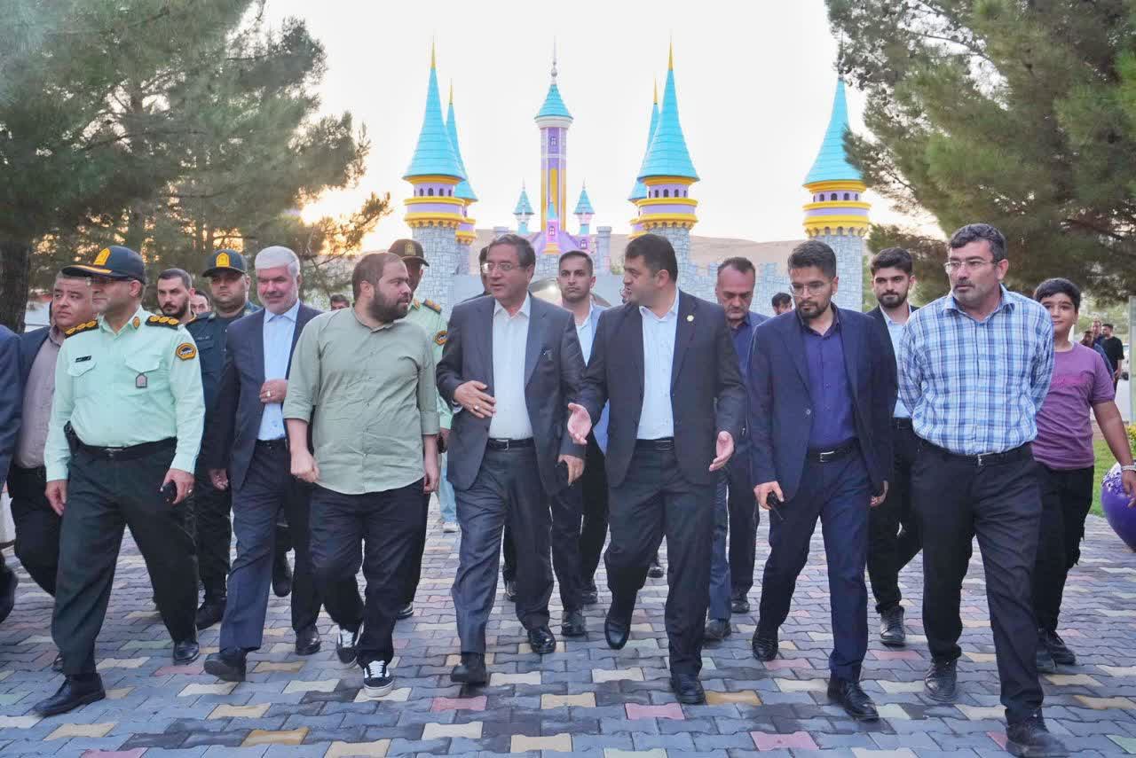 آلبوم تصویری / آغاز هشتمین جشنواره انگور ارومیه